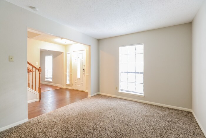 Building Photo - 18527 Sweetmeadow Dr