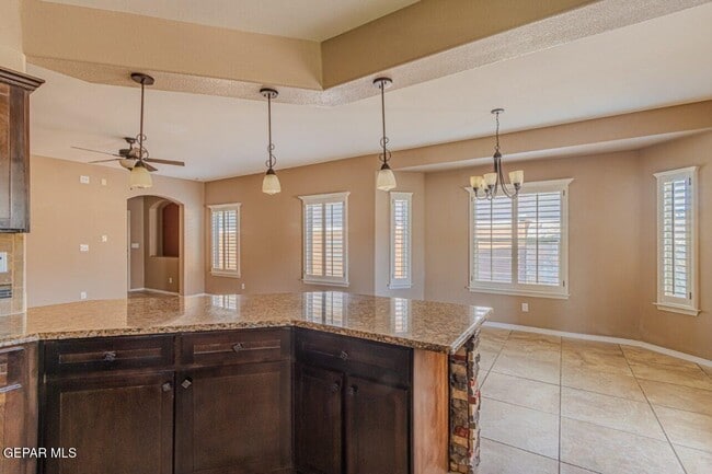 Building Photo - 3824 Loma Brisa Dr