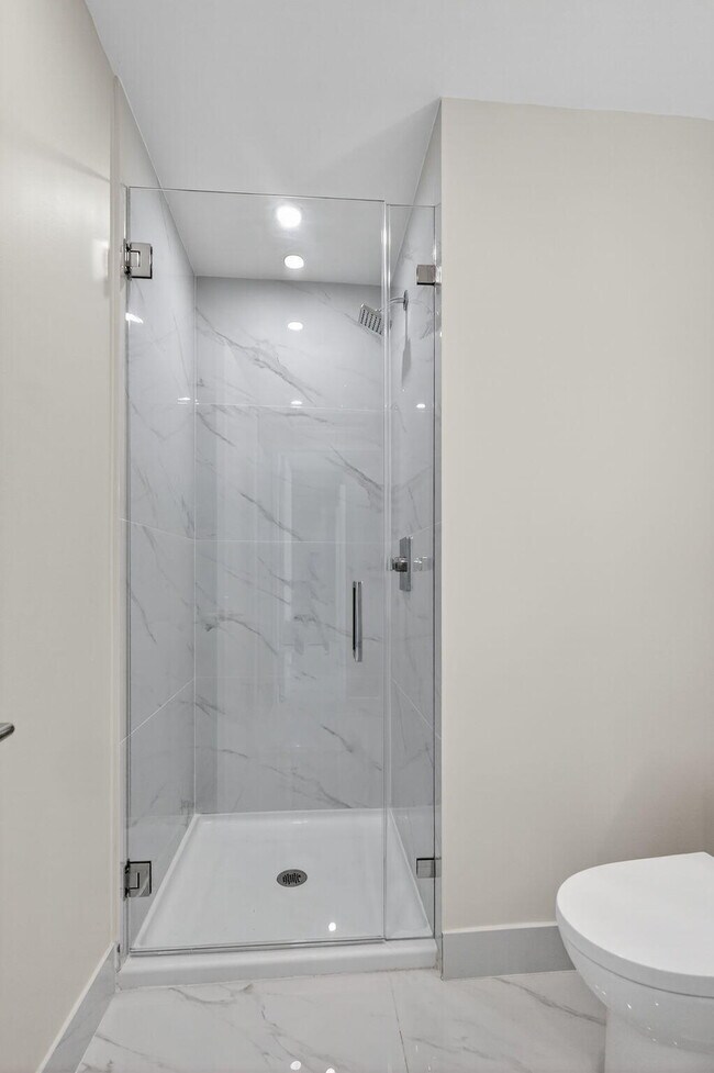 Building Photo - 701 NE 23rd St