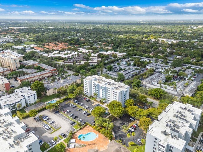 Building Photo - 9125 SW 77th Ave