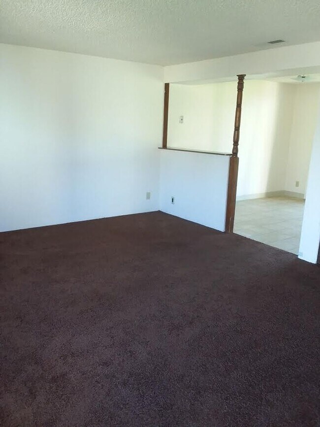 Interior Photo - thal201