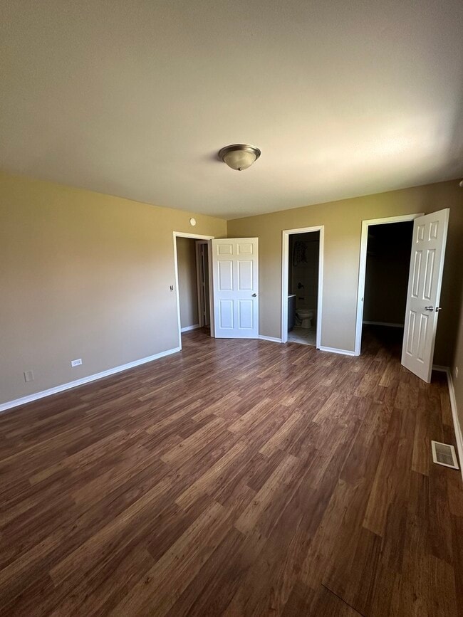 Building Photo - 2152 Mallard Ln