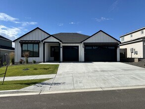Building Photo - Brand New 3-Bed, 2-Bath Home for Lease – 1,877 sq ft in South Richland