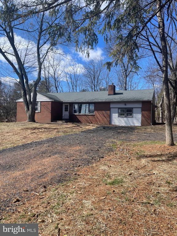 Building Photo - 227 Fairhill Rd