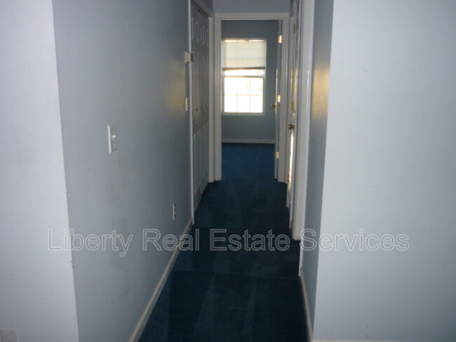 Building Photo - 133 Rolland St