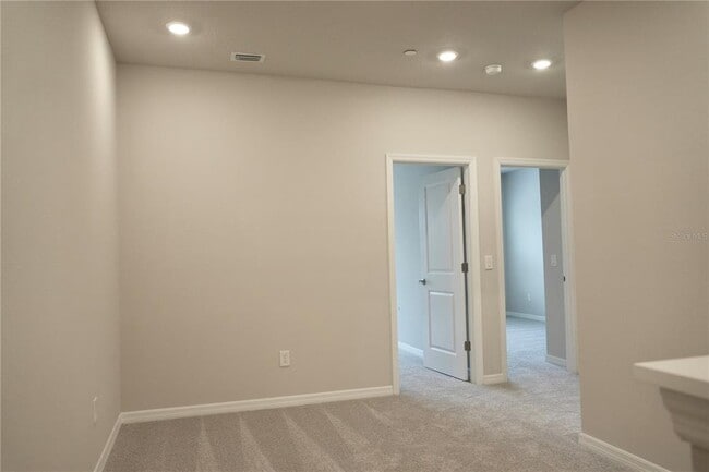 Building Photo - 4329 Roush Ave