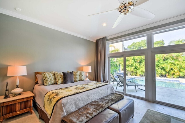 Building Photo - 2122 W Vina Del Mar Blvd