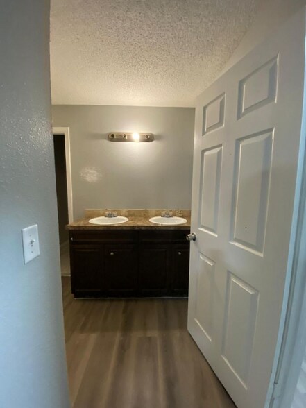 Building Photo - 181 Rebecca Ln