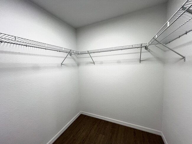 Building Photo - AWESOME 3 BD/2BA Home in Ocklawaha!! Available now!!