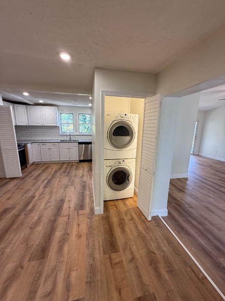 Building Photo - 10 Avon Rd