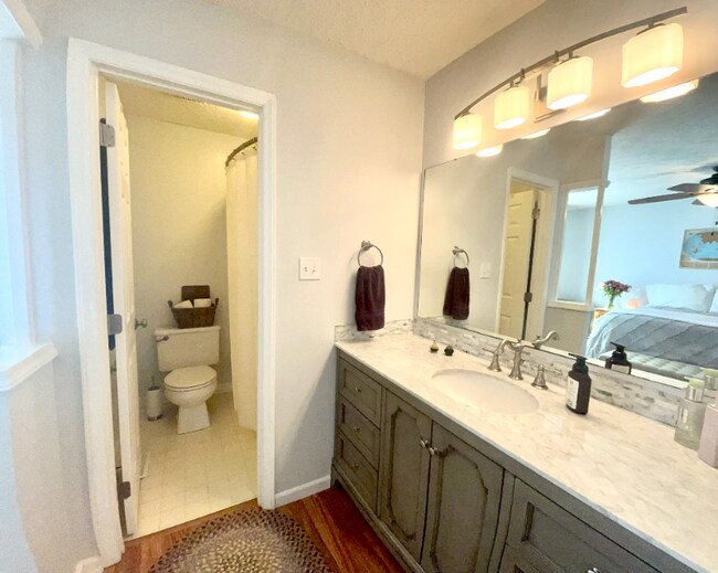 Building Photo - 5586 Arapahoe Ct