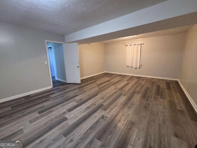 Building Photo - 5034 Cherokee Ct
