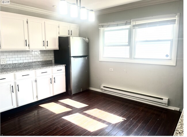 Building Photo - 15944 Latrobe Ave