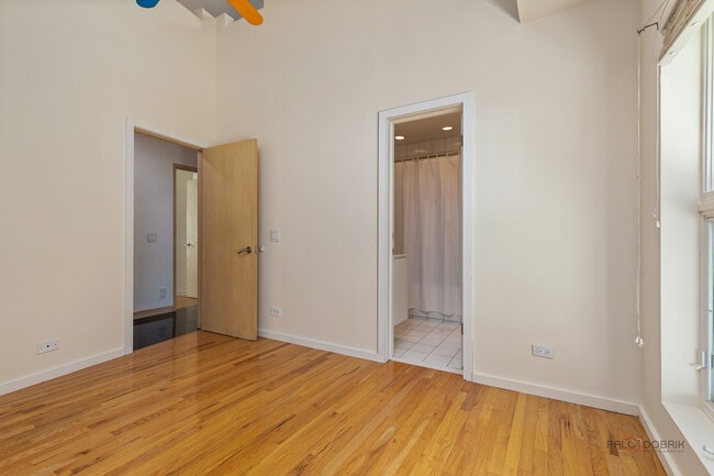 Building Photo - 1660 Hertel Ln