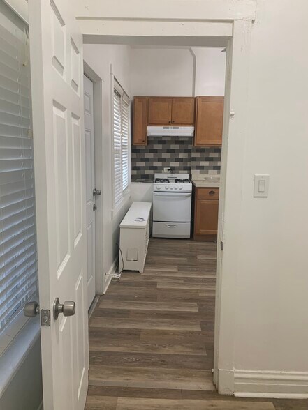 Building Photo - 2930 W Polk St