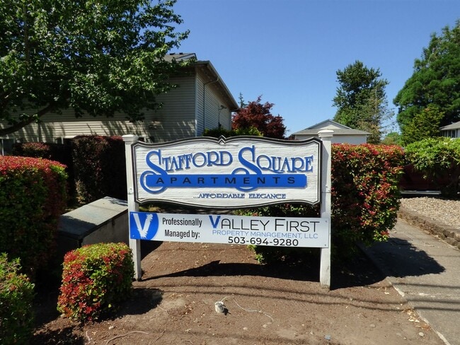 Building Photo - Second Level 2 Bedroom