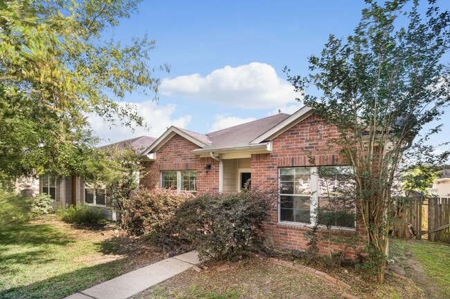 Primary Photo - Charming 3-bedroom, 2-bath single-family h...