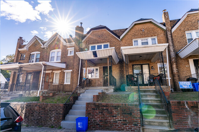 Front Porch - 5316 W Columbia Ave