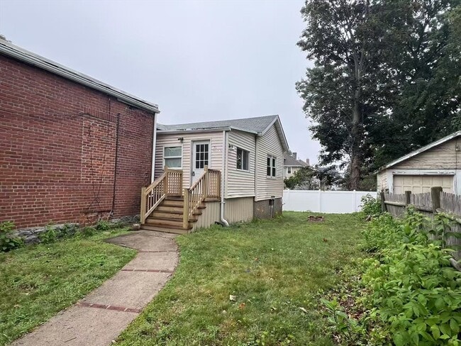 Building Photo - 74 Holbrook Rd