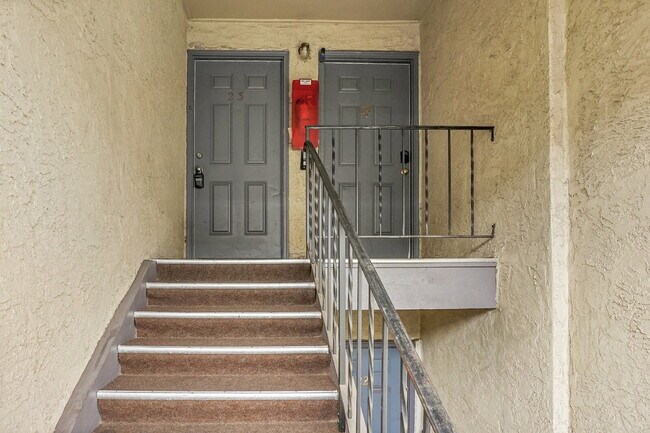 Building Photo - $1,270.95 - 2 Bed, 1 Bath Apartment in Co Springs with Pool and Clubhouse Access!