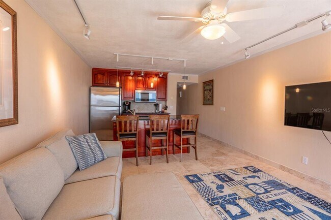 Building Photo - 2506 N Rocky Point Dr