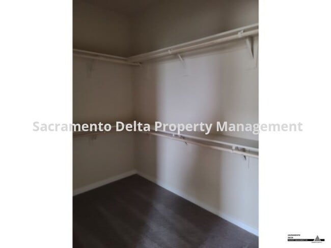 Building Photo - Wonderful Elk Grove Home