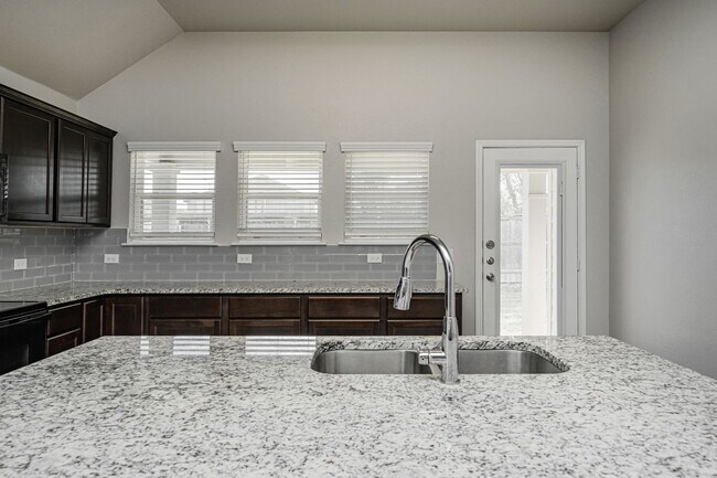 Building Photo - 2219 Terrilyn Ct