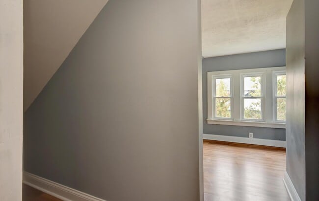 Building Photo - 1515 Hawthorne Ave