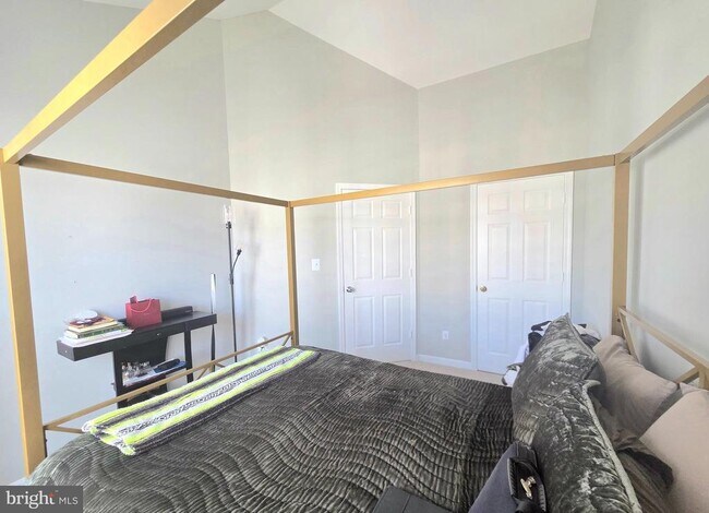 Building Photo - 1604 Post Oak Dr