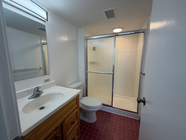 Building Photo - Newly Renovated 2 Bedrooms, 2 Full Baths with Parking at Century West