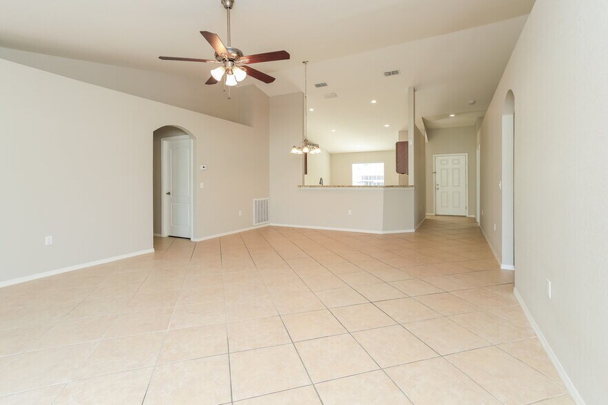 Building Photo - 727 Barrister Dr