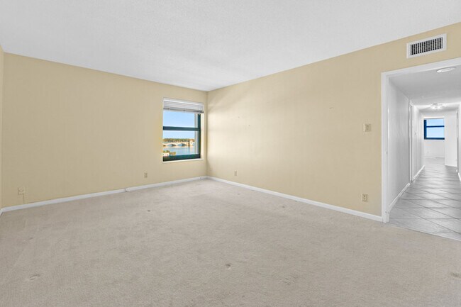 Primary bedroomw/views of Palm Beach - 1501 S Flagler Dr