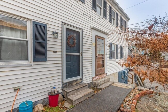 Building Photo - 6 Herrick Ct
