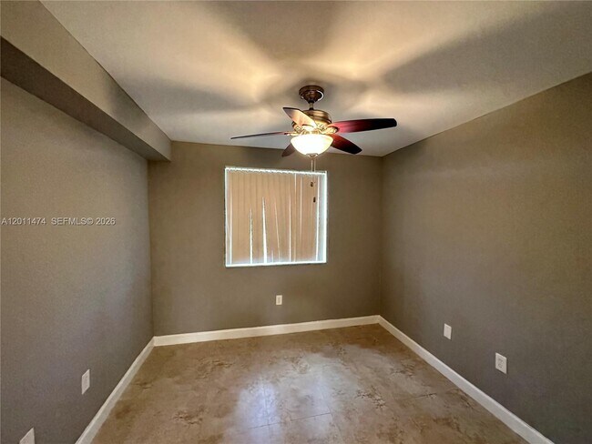 Building Photo - 2841 N Oakland Forest Dr