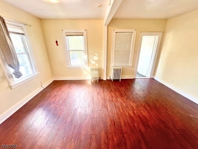 Building Photo - 638 Paulison Ave