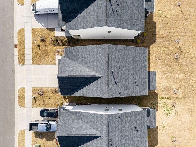 Building Photo - Charming 3BD/2.5BA Located In raleigh NC!!!