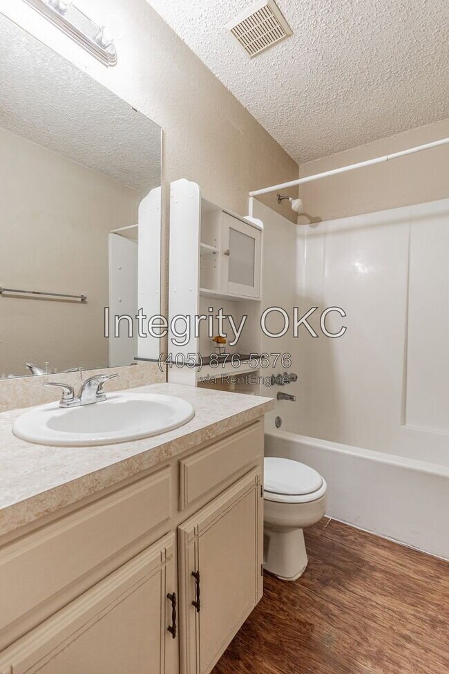 Building Photo - 618 Welston Cir