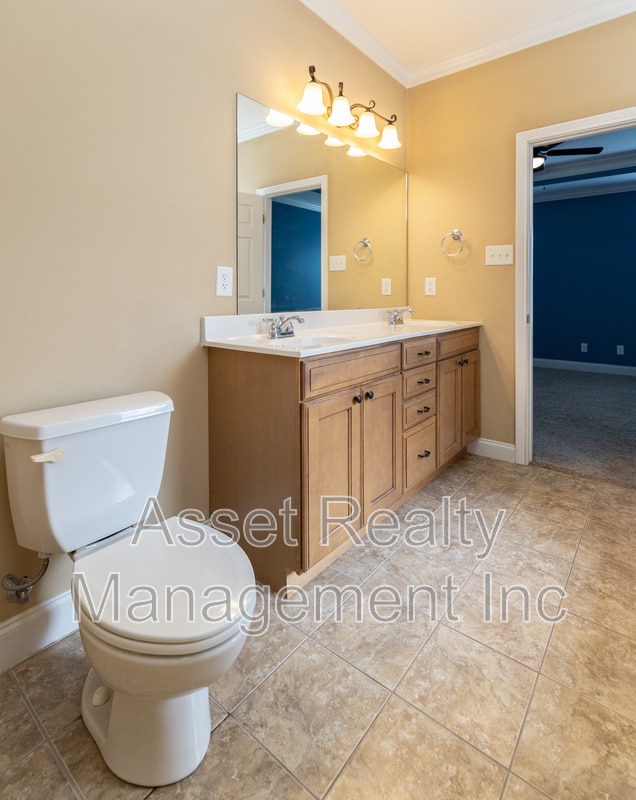 Building Photo - 6451 Ridgewalk Ln