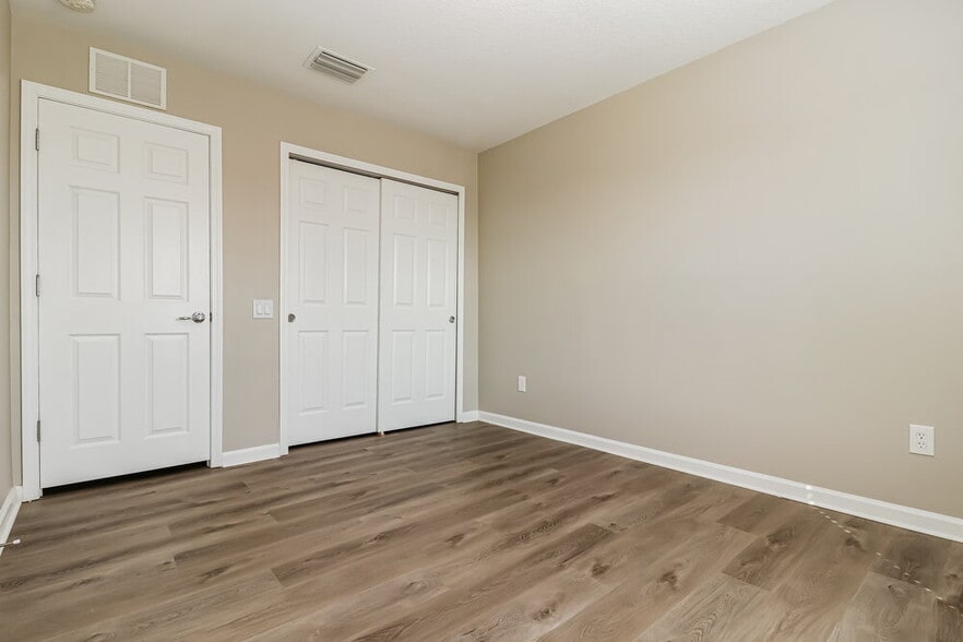 Building Photo - 13945 Crater Cir