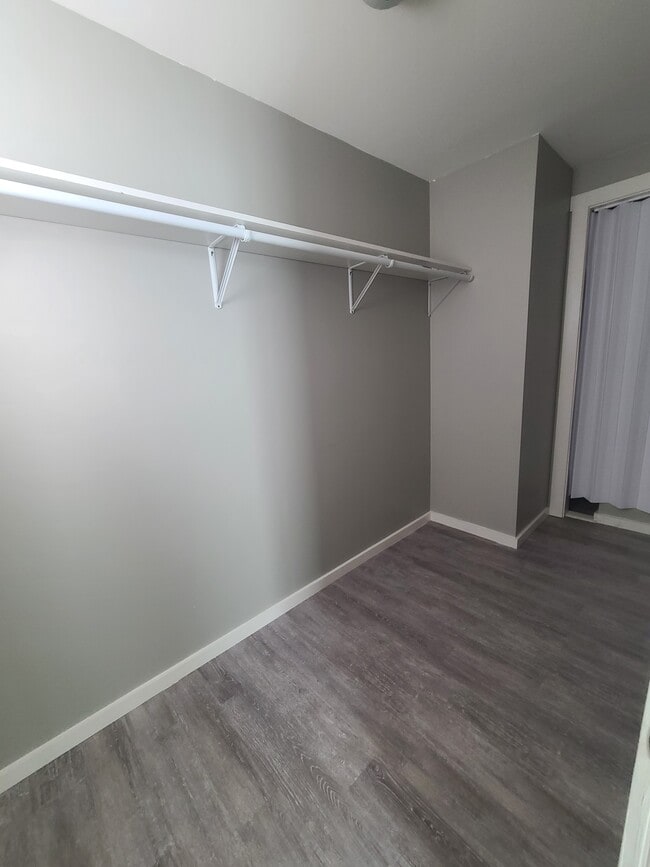 Building Photo - 5719 Mulberry St