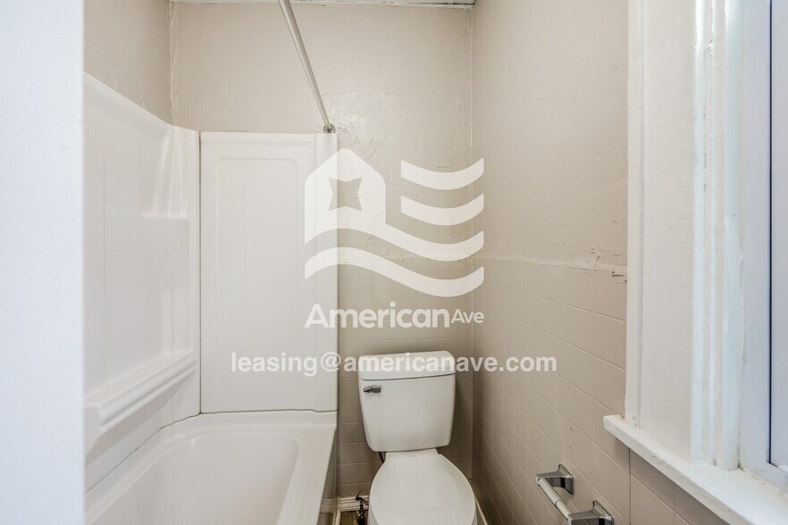 Building Photo - 349 James St