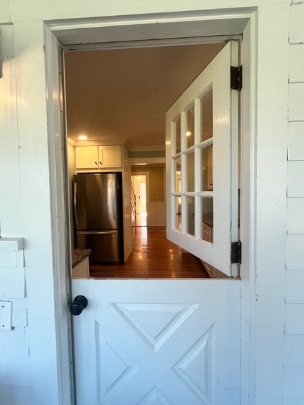 Building Photo - 275 McCorrie Ln