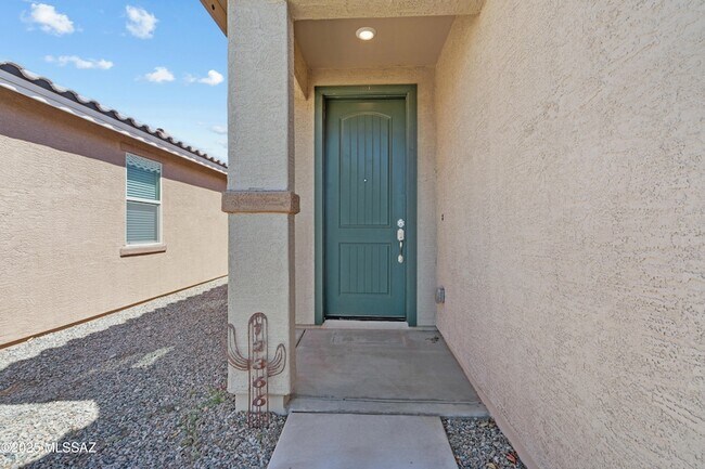 Building Photo - 12366 N Cervelli Ave