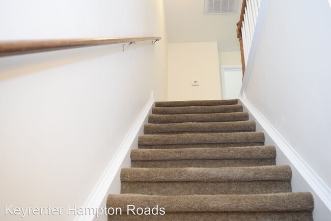 Building Photo - 4 br, 3.5 bath House - 1459 W 43rd Street