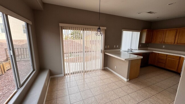 Building Photo - Charming Single-Story 3-Bedroom Home Near 215 & Henderson