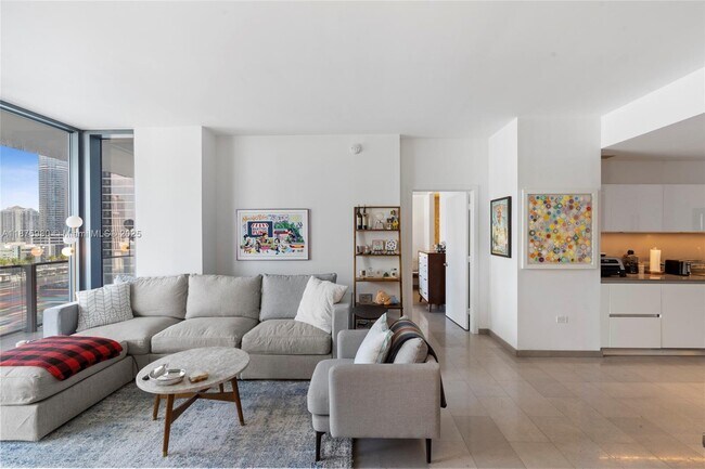 Building Photo - 88 SW 7th St