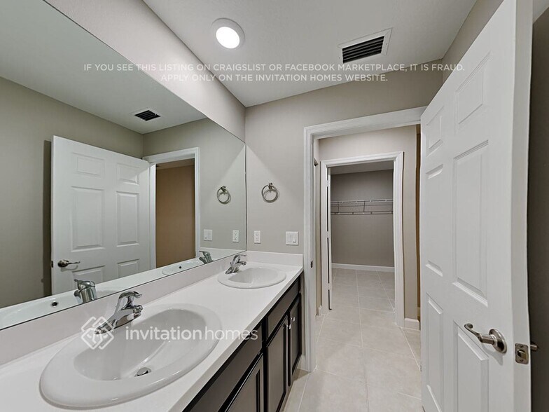 Building Photo - 842 Starland St SE