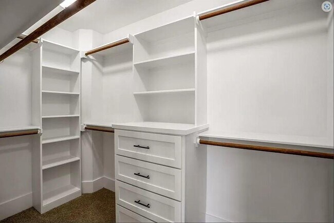 Building Photo - 9815 Bamboo Rd