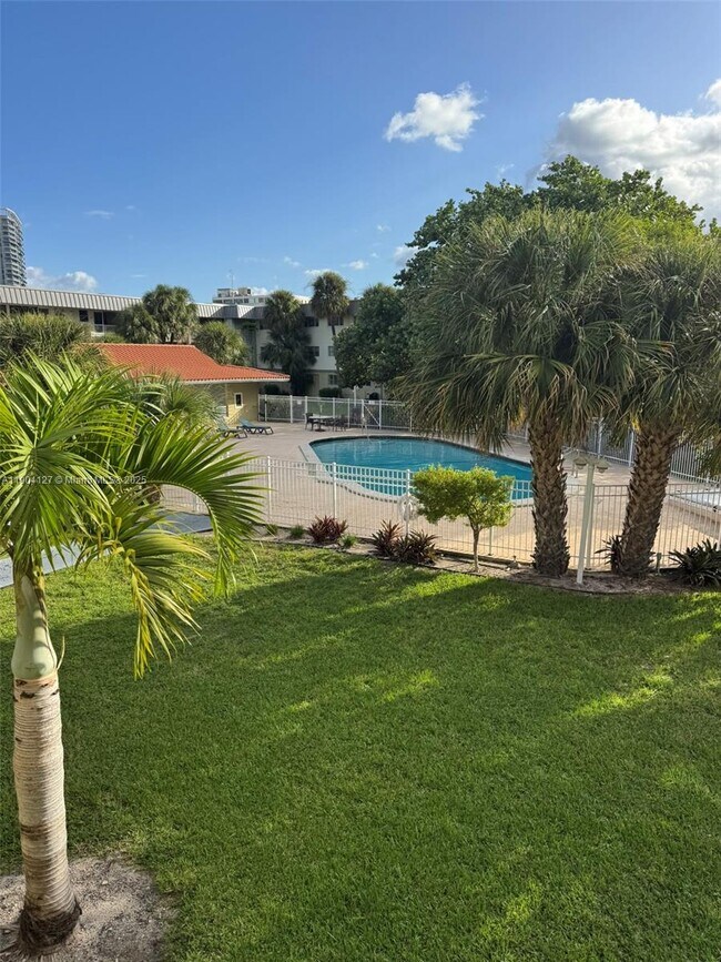 Building Photo - 270 Layne Blvd