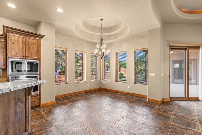 Building Photo - 3052 Snow Canyon Pkwy